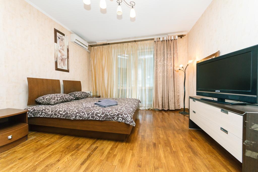 Two-Storey Apartment Near Iec キエフ エクステリア 写真