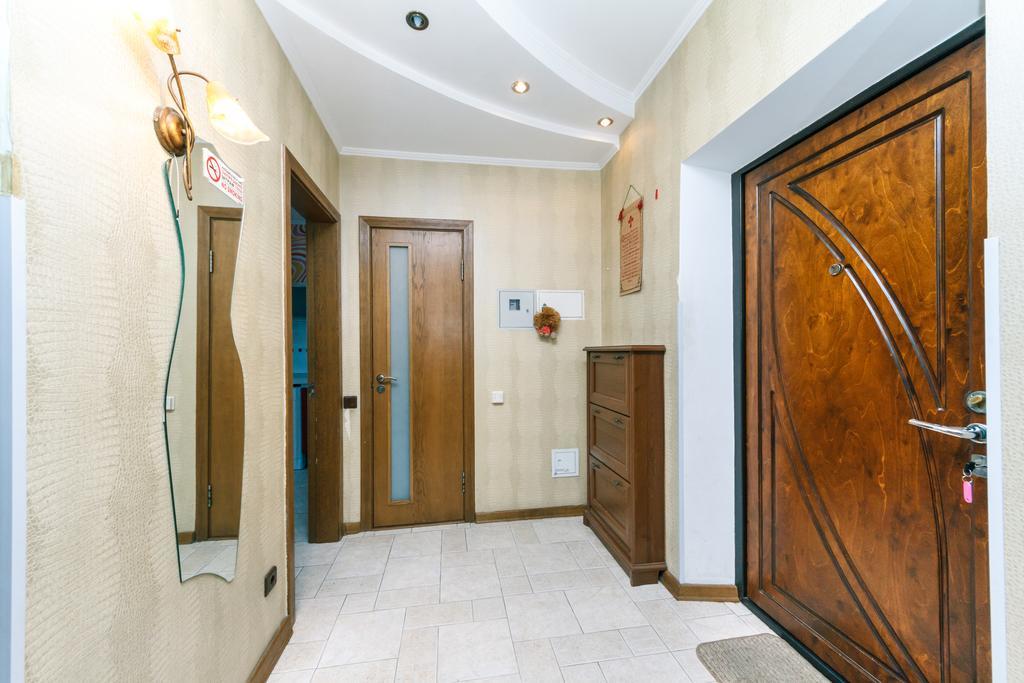 Two-Storey Apartment Near Iec キエフ エクステリア 写真