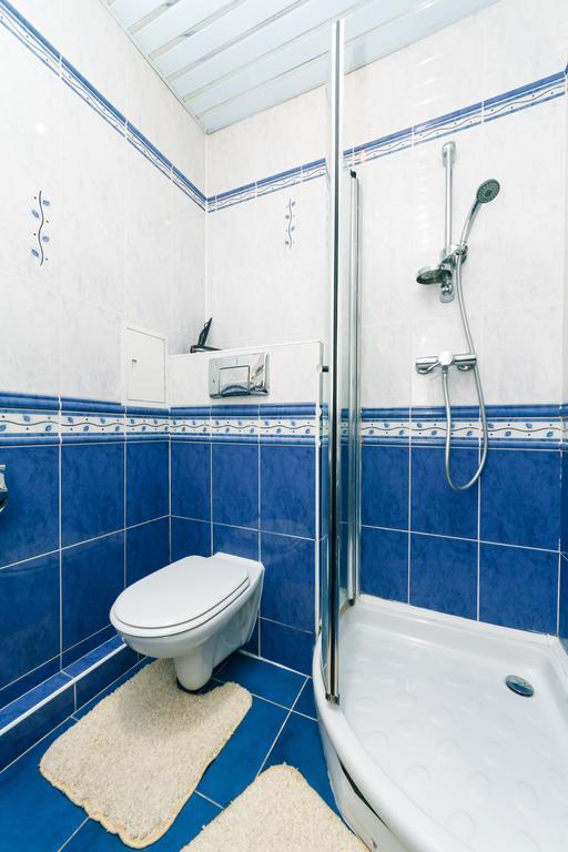 Two-Storey Apartment Near Iec キエフ エクステリア 写真